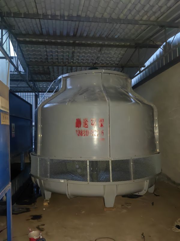 雅安2<strong>200t玻璃钢冷却塔</strong>